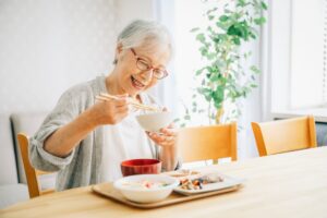 高級老人ホームの食事は美味しい？豪華施設の特徴とおすすめランキング！