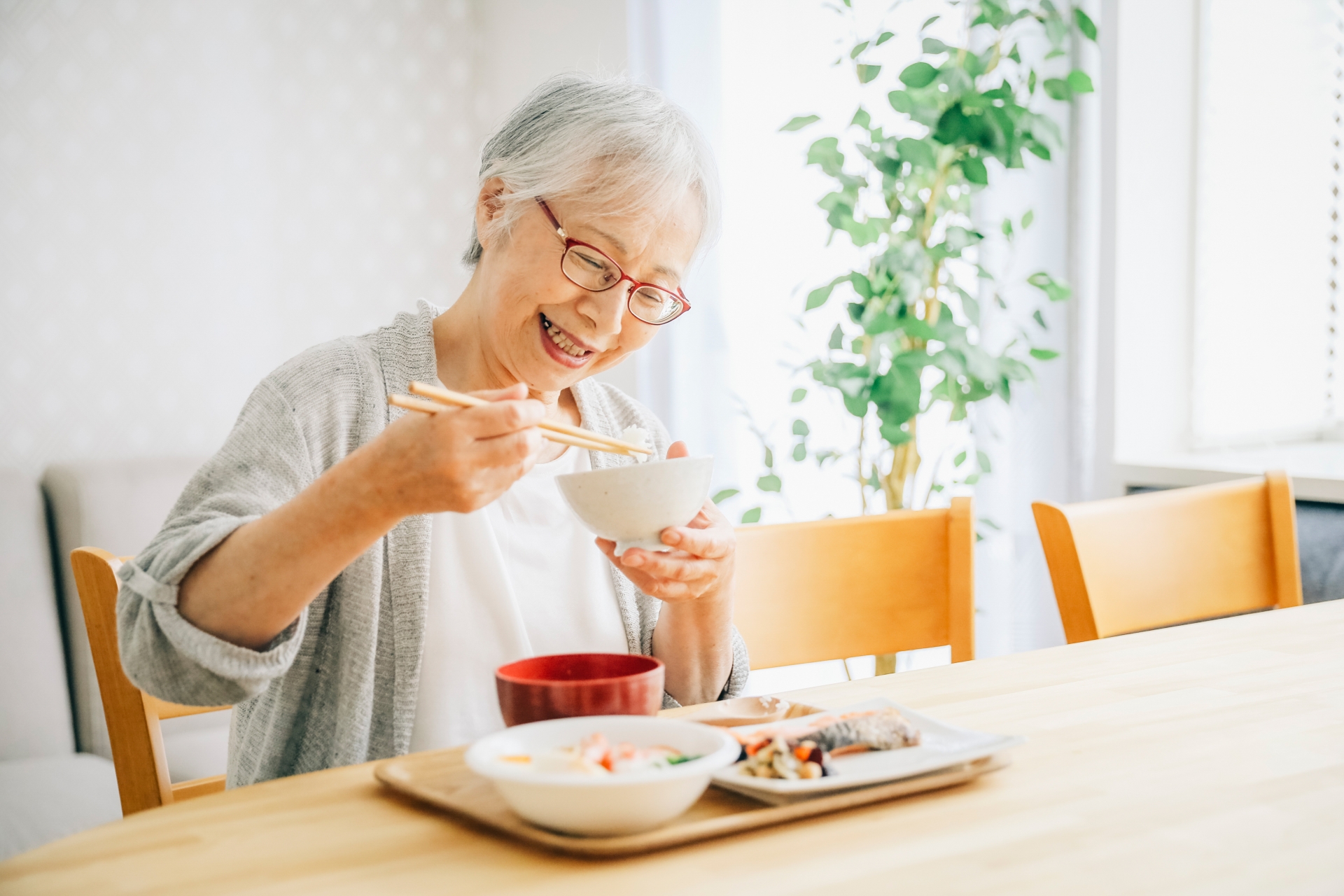 高級老人ホームの食事は美味しい?豪華施設の特徴とおすすめランキング!